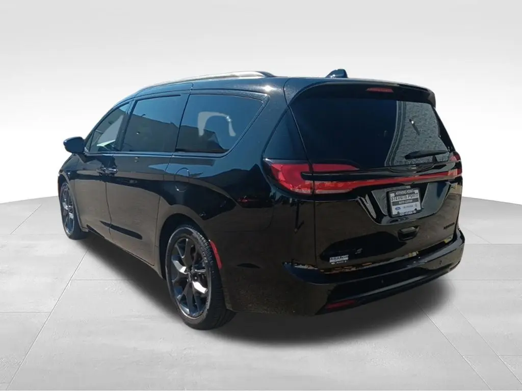 2025 Chrysler Pacifica Limited photo 5