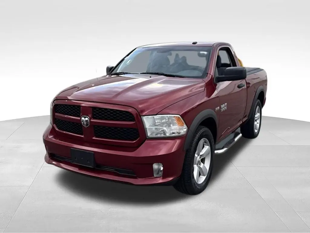 2013 RAM 1500 Express 4x4 Regular Cab SWB photo 3