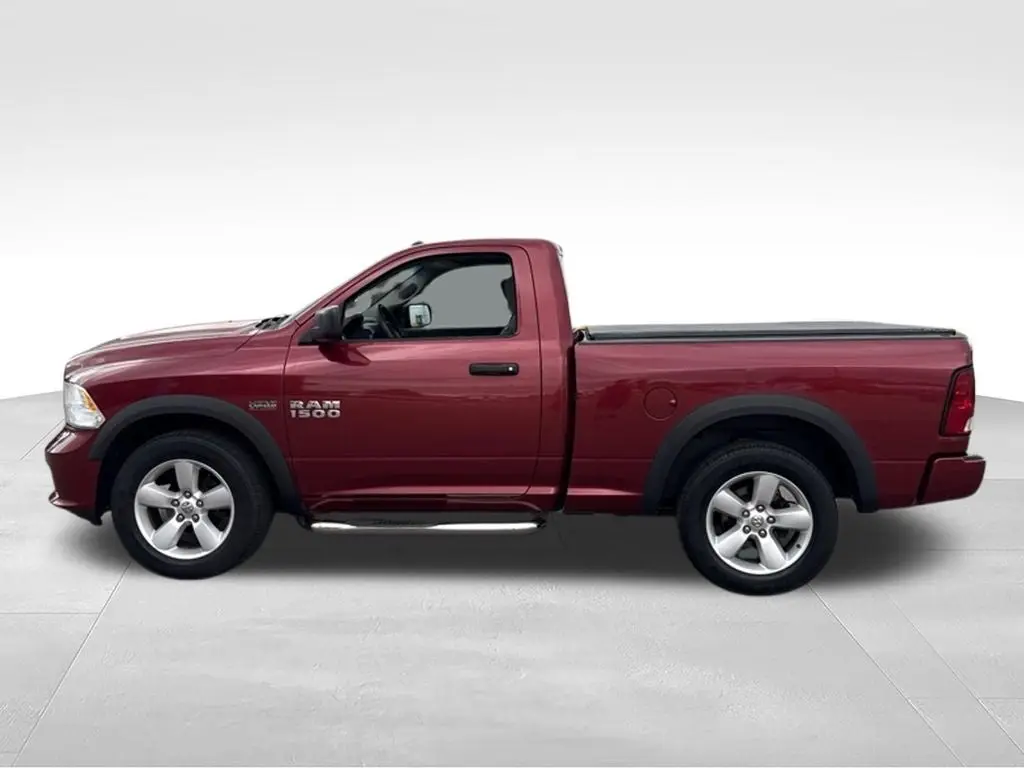 2013 RAM 1500 Express 4x4 Regular Cab SWB photo 4