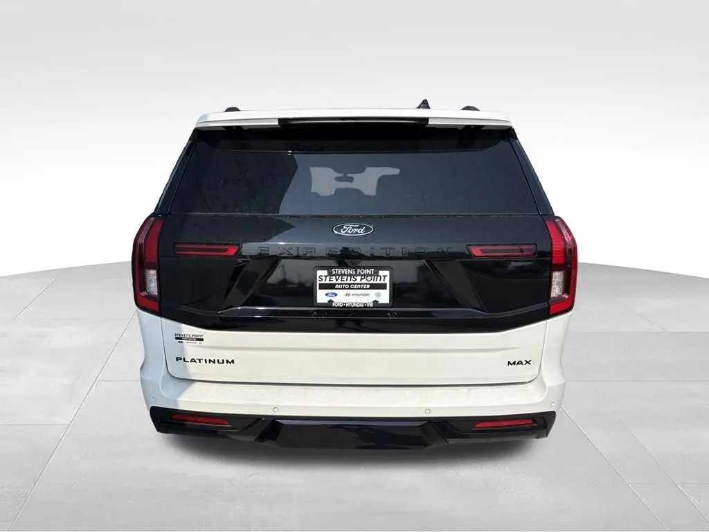 2026 Ford Expedition Platinum MAX 4x4 photo 3