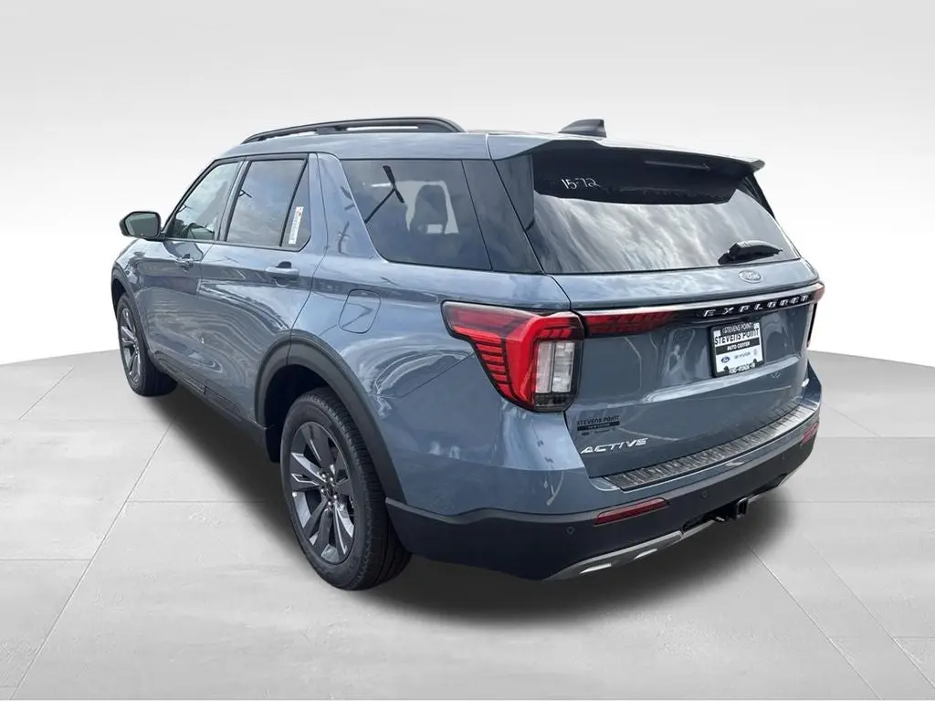 2026 Ford Explorer Active 4WD photo 4