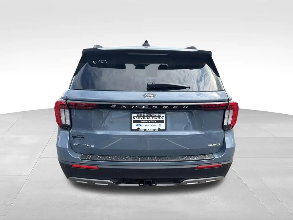 2026 Ford Explorer Active 4WD photo 5
