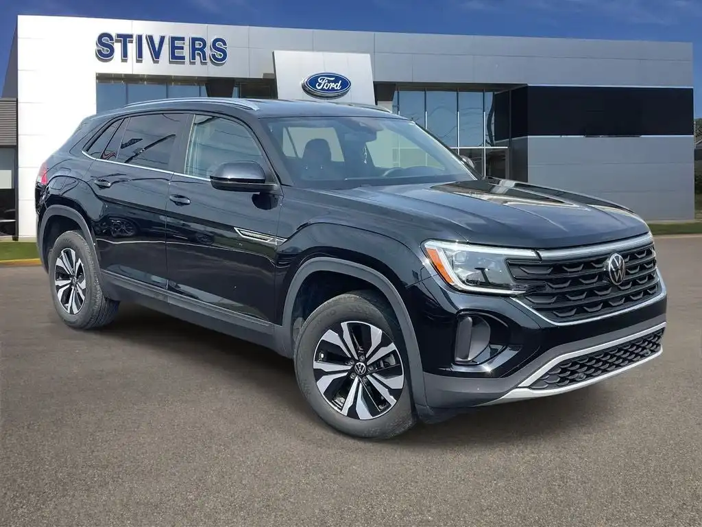 2024 Volkswagen Atlas Cross Sport 2.0T SE's photo