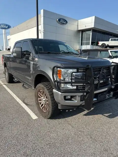 2017 Ford F-250 Lariat 4x4 Crew Cab 6-3/4' Box's photo