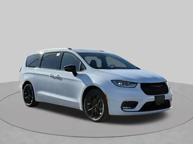 2026 Chrysler Pacifica Limited photo 1