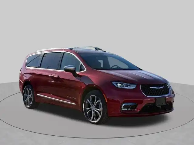 2026 Chrysler Pacifica Pinnacle AWD's photo
