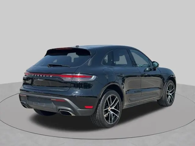 2024 Porsche Macan Base photo 3