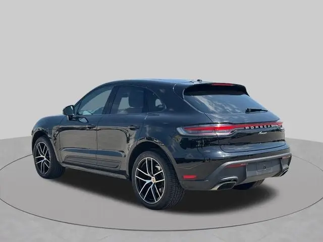 2024 Porsche Macan Base photo 5
