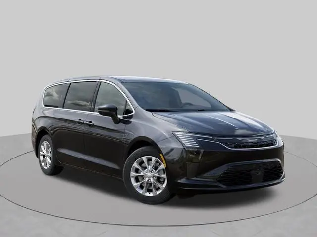 2027 Chrysler Pacifica Select AWD photo 5