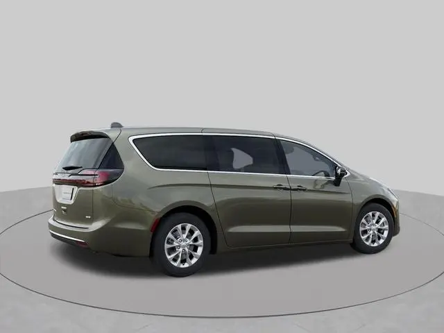 2027 Chrysler Pacifica Select AWD photo 4