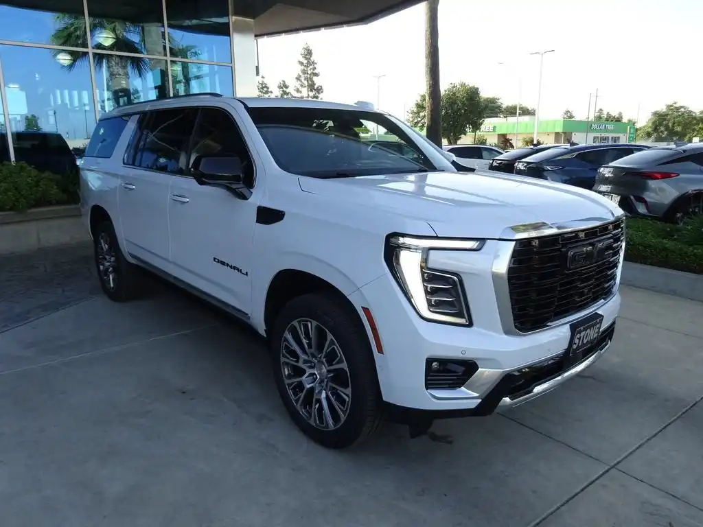 2026 GMC Yukon Denali AWD's photo