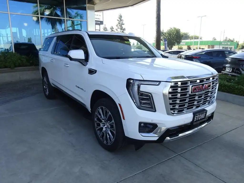 2026 GMC Yukon Denali AWD's photo