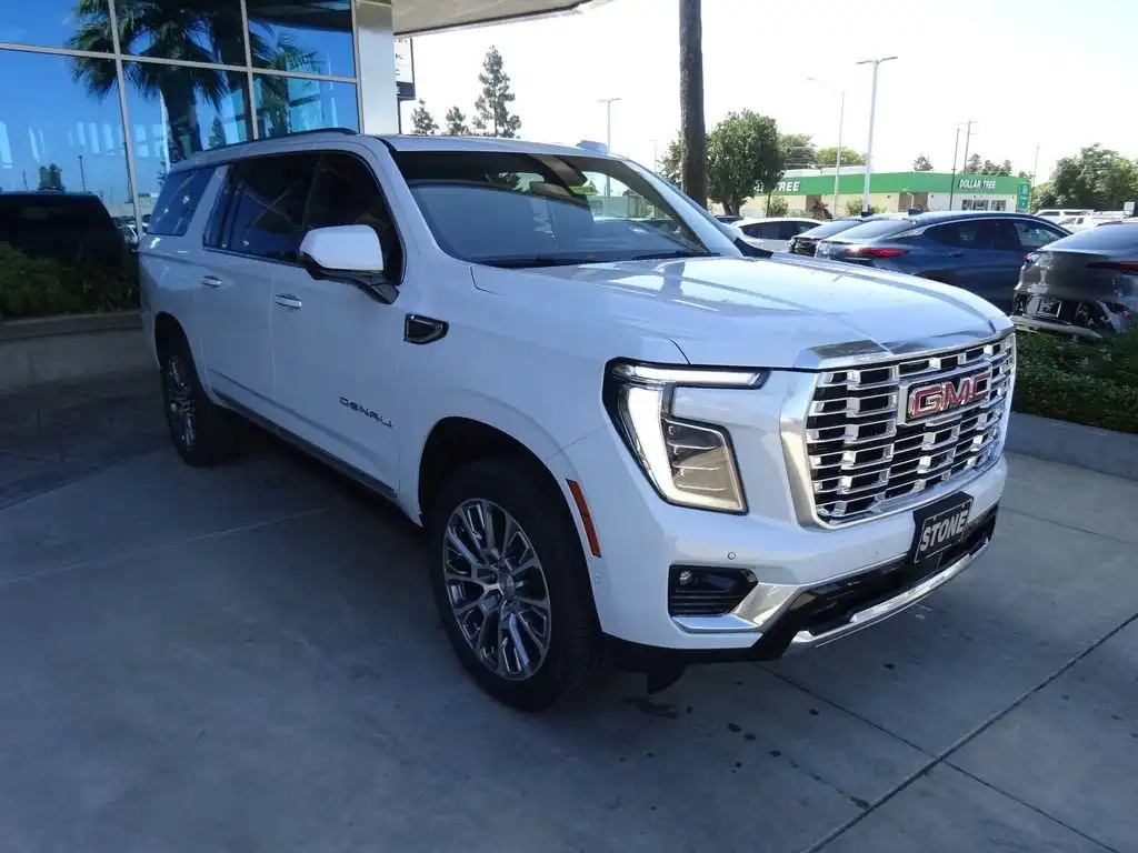 2026 GMC Yukon Denali AWD's photo