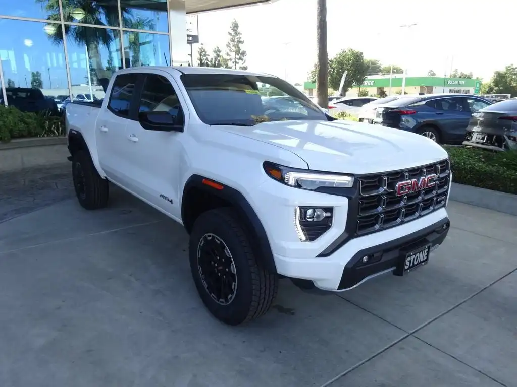 2026 GMC Canyon 4WD AT4 Crew Cab Short Box's photo