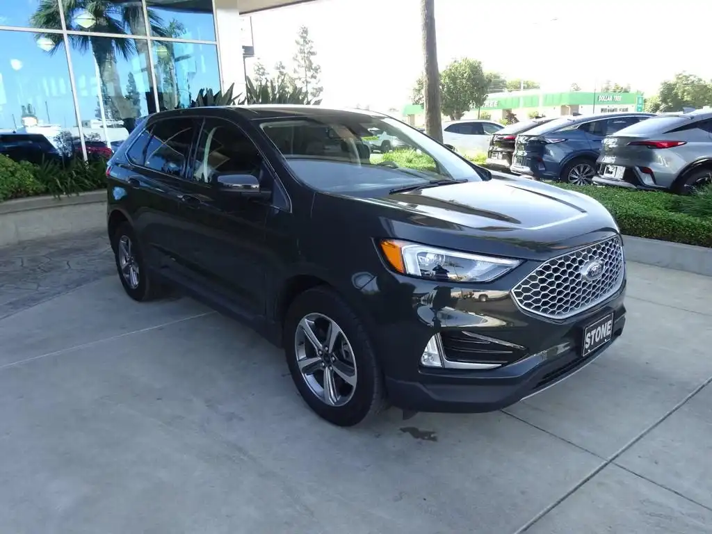 2023 Ford Edge SEL AWD's photo