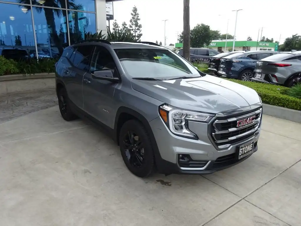 2023 GMC Terrain AT4 AWD's photo