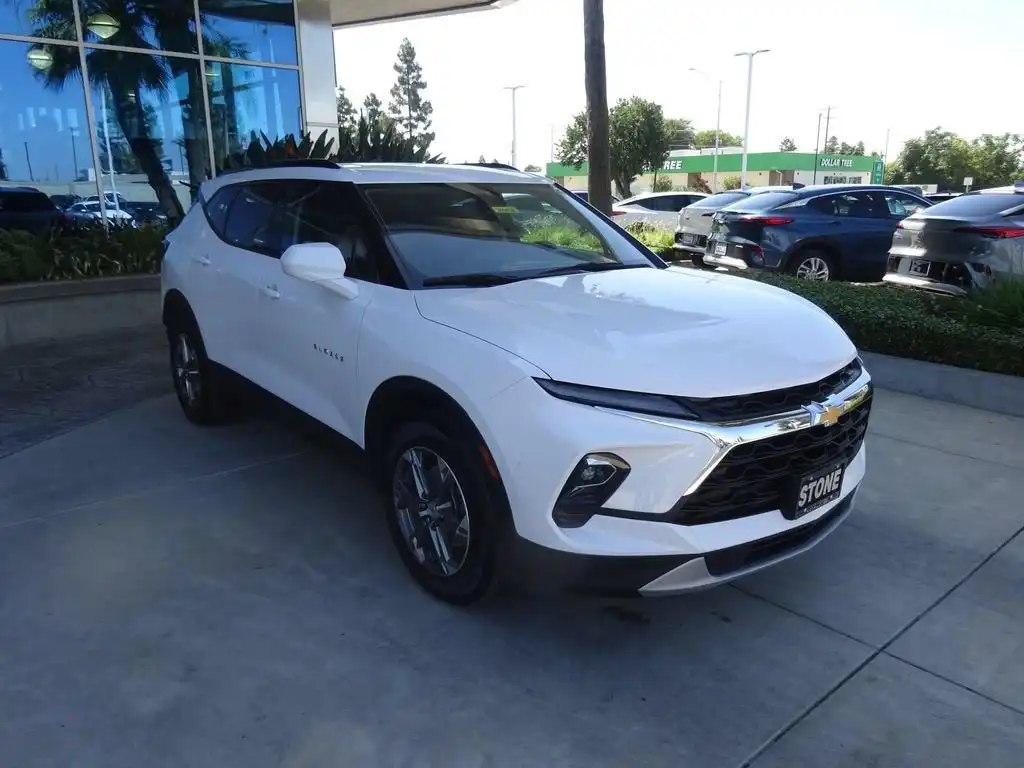 2023 Chevrolet Blazer 2.0T 2LT FWD's photo