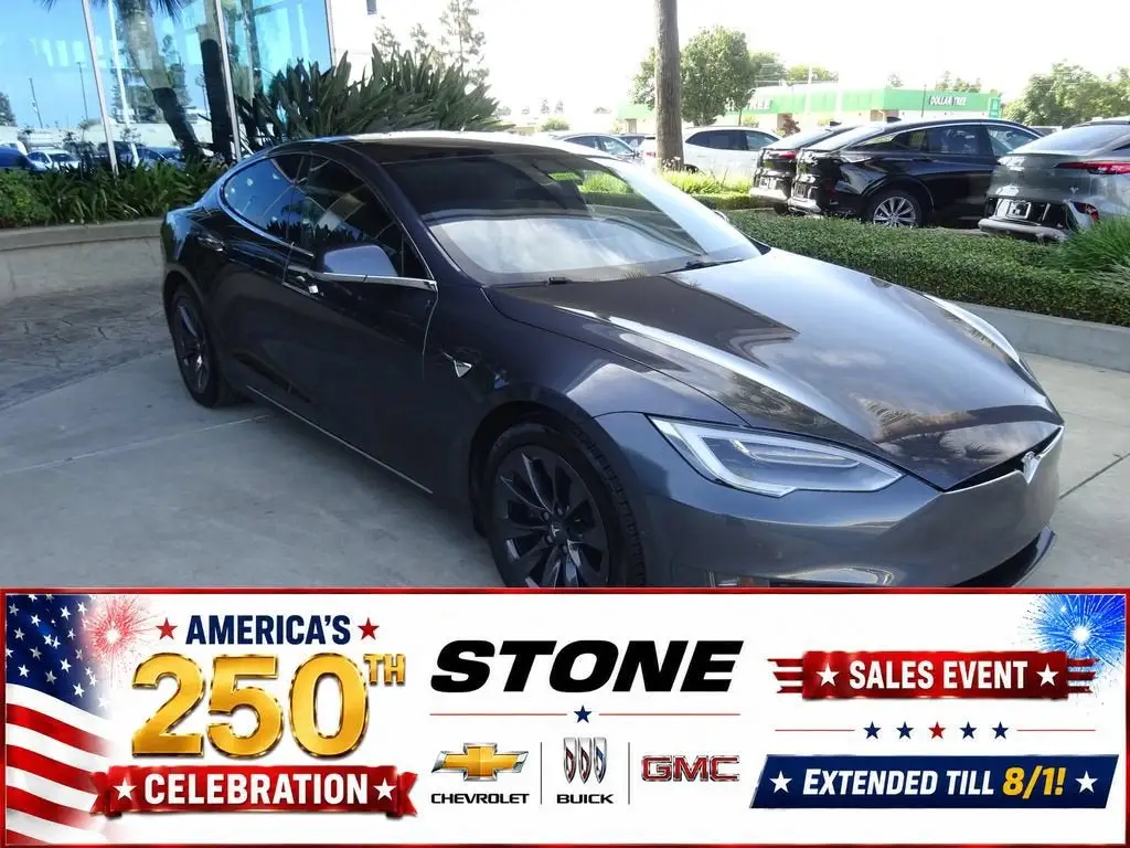 2020 Tesla Model S Long Range Plus photo 1