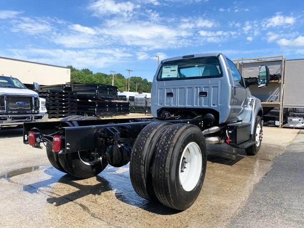 2027 Ford F-750 Base photo 3