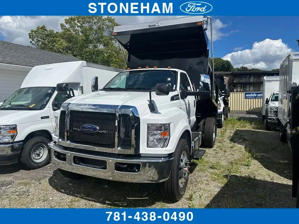 2027 Ford F-750 Base's photo