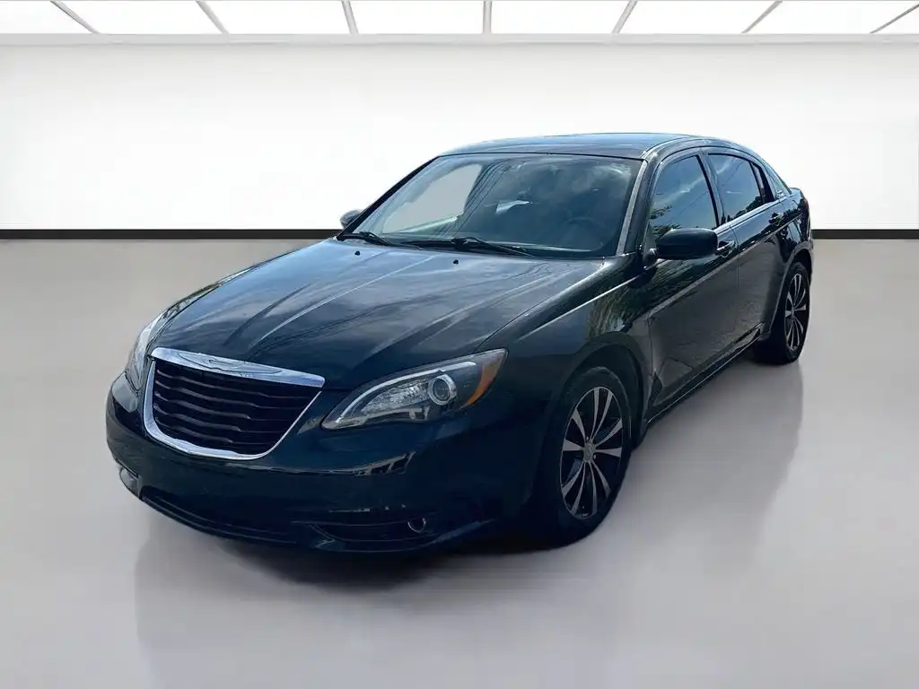 2013 Chrysler 200 Limited's photo
