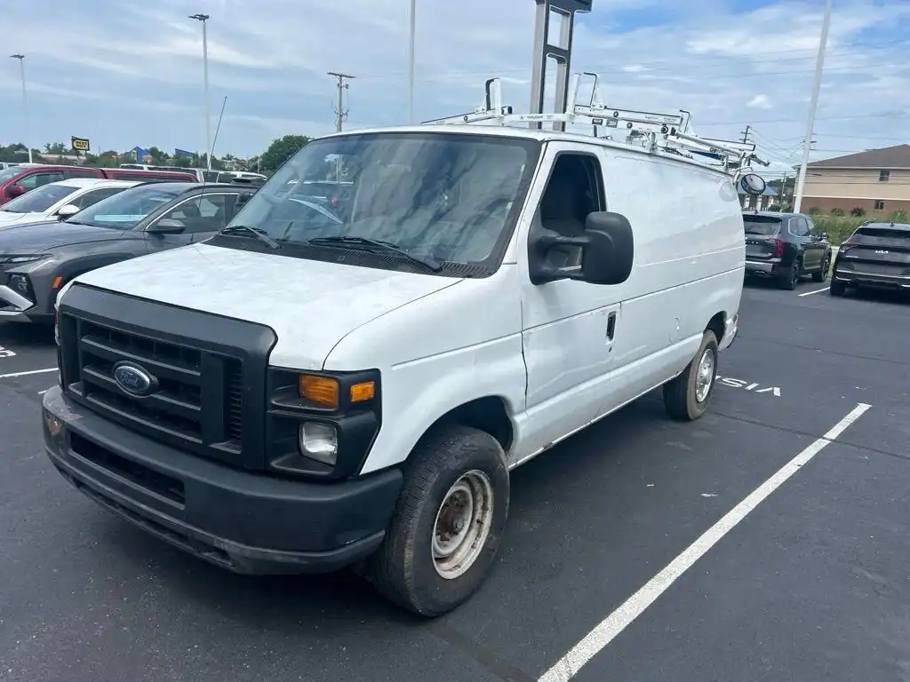 2009 Ford E-Series E-250 Van's photo