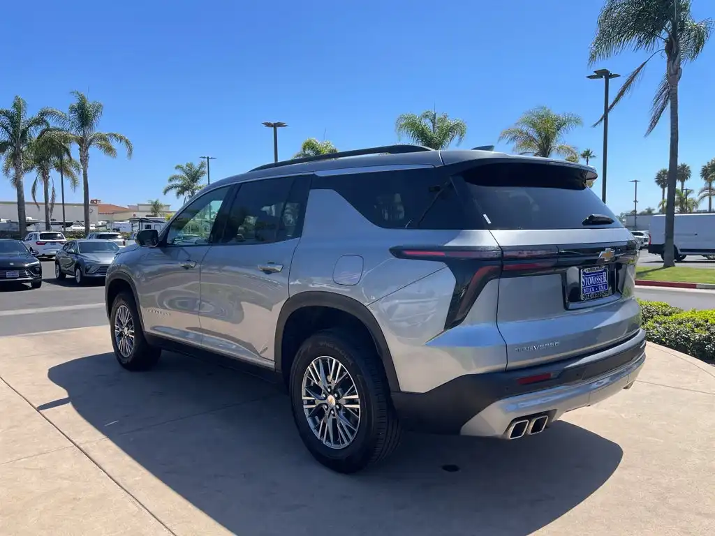 2025 Chevrolet Traverse LT FWD's photo