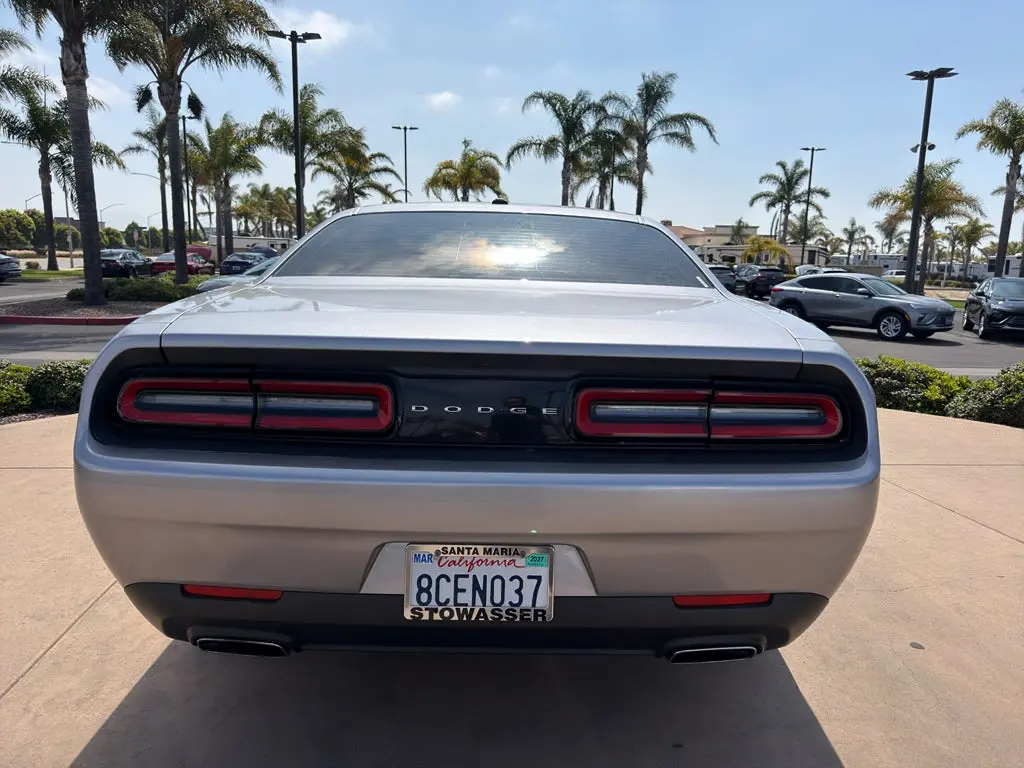 2016 Dodge Challenger SXT photo 5