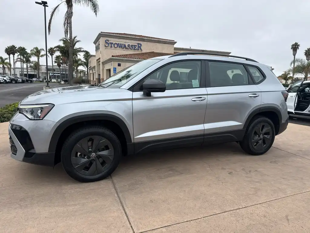 2025 Volkswagen Taos 1.5T S's photo
