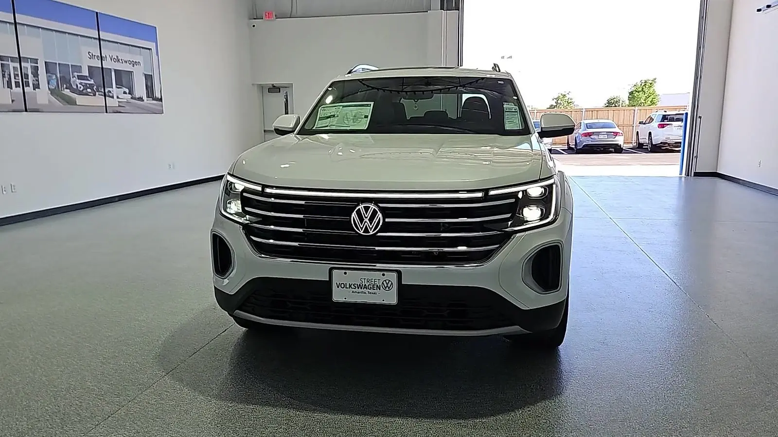 2026 Volkswagen Atlas 2.0T SE with Tech photo 4
