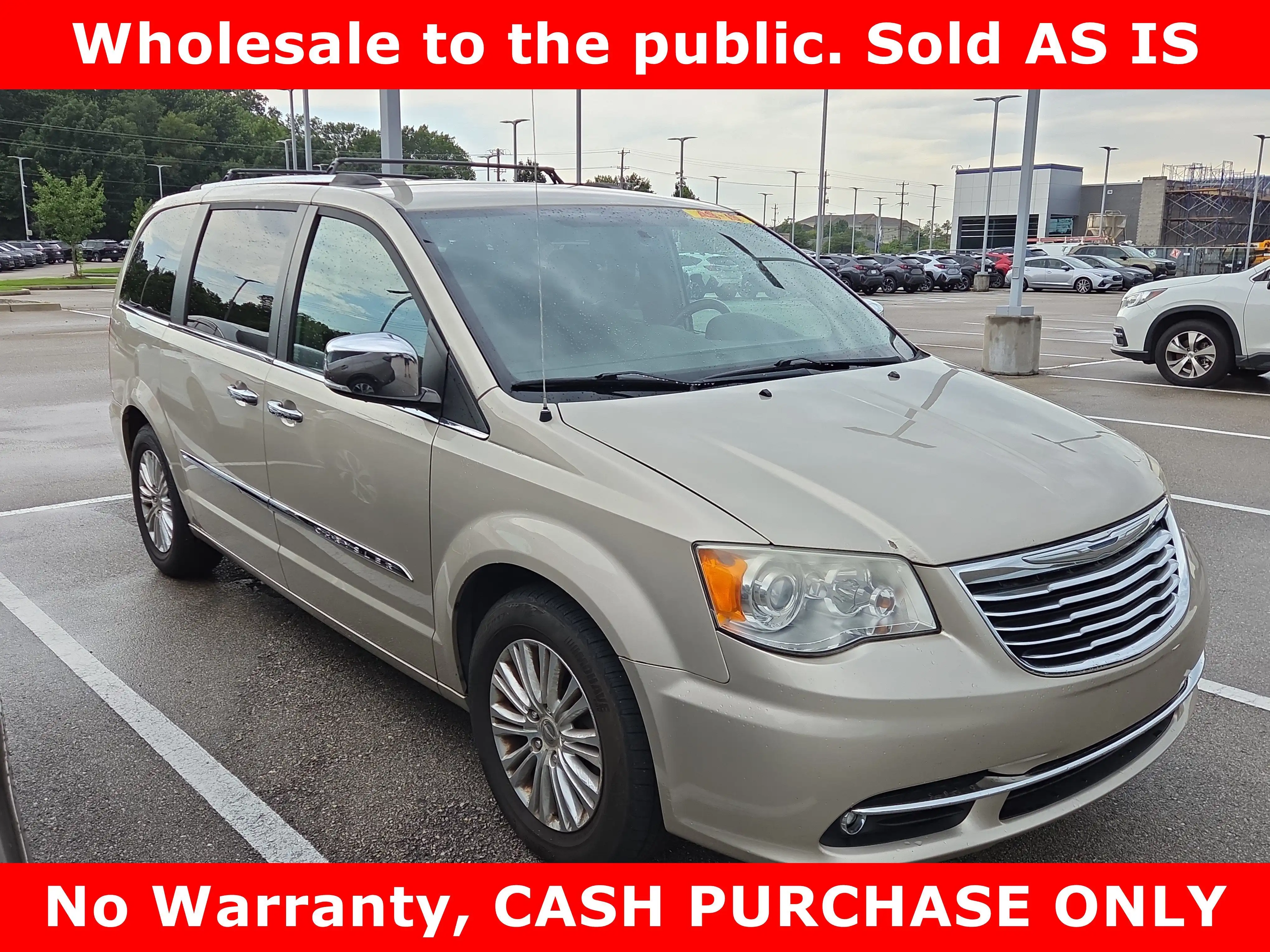 2013 Chrysler Town & Country Limited's photo
