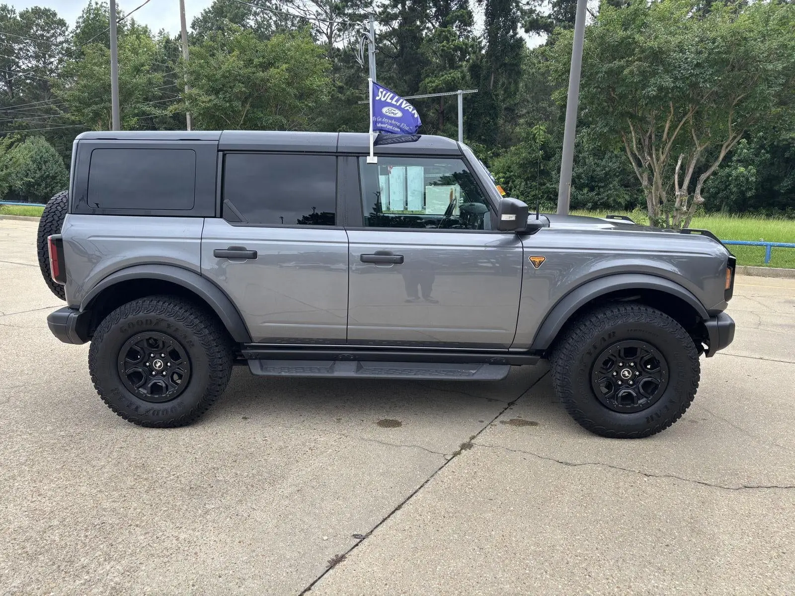 2025 Ford Bronco Badlands 4x4 photo 5
