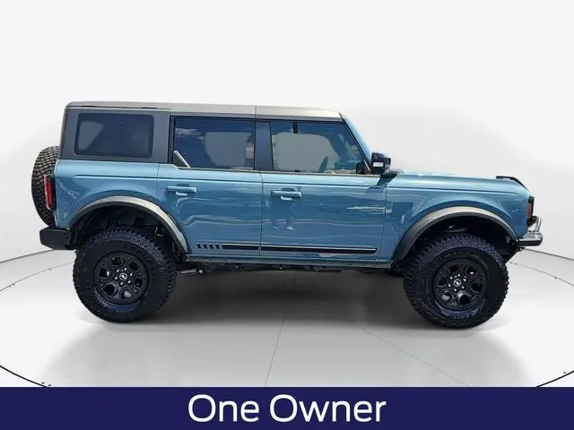 2021 Ford Bronco First Edition Advanced 4x4 photo 3