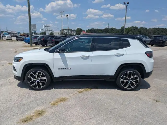 2025 Jeep Compass Limited 4X4 photo 3