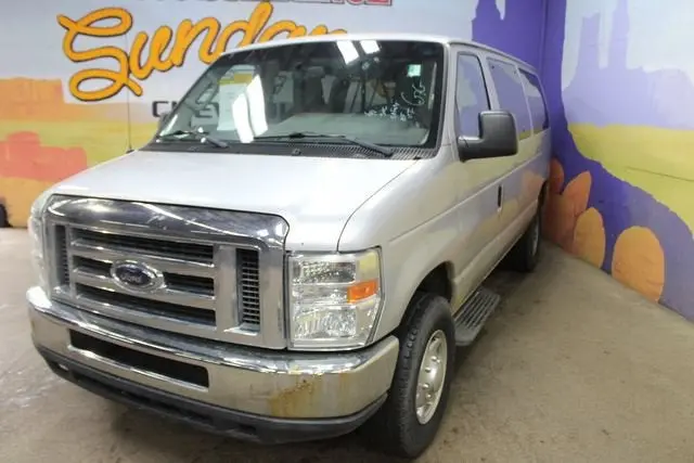 2012 Ford E-Series E-350 XLT Super Duty photo 4
