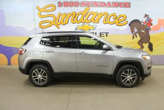 2020 Jeep Compass Sun & Safety 4X4's photo