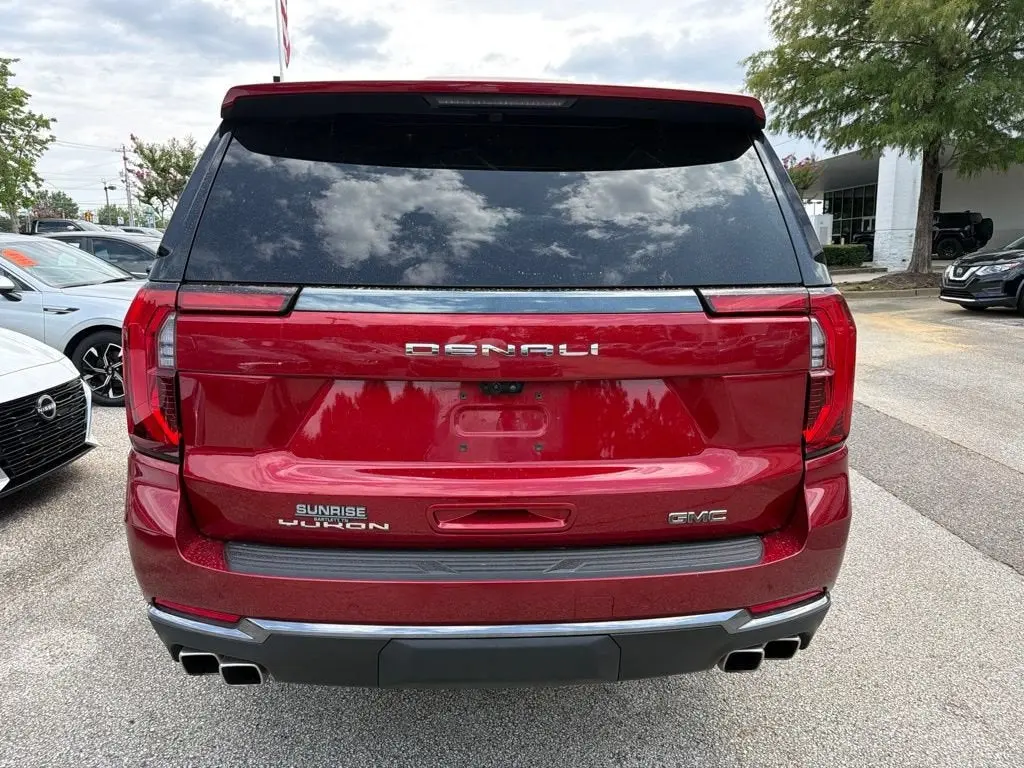 2025 GMC Yukon Denali Ultimate AWD photo 5