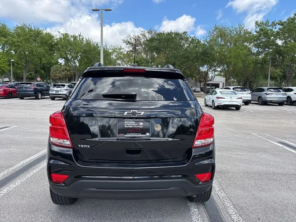 2022 Chevrolet Trax LT photo 4