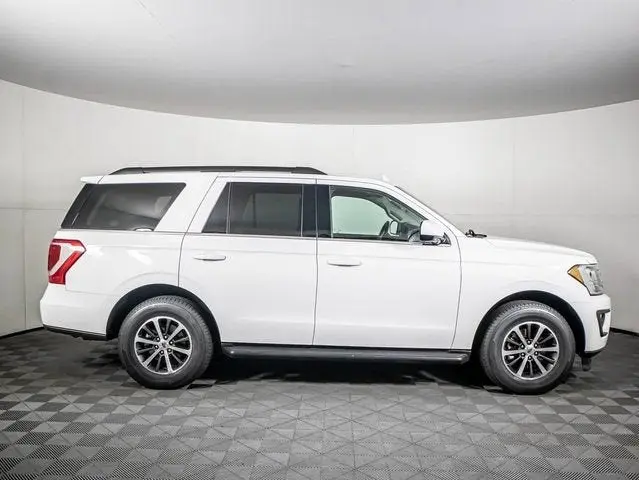 2021 Ford Expedition XLT photo 3