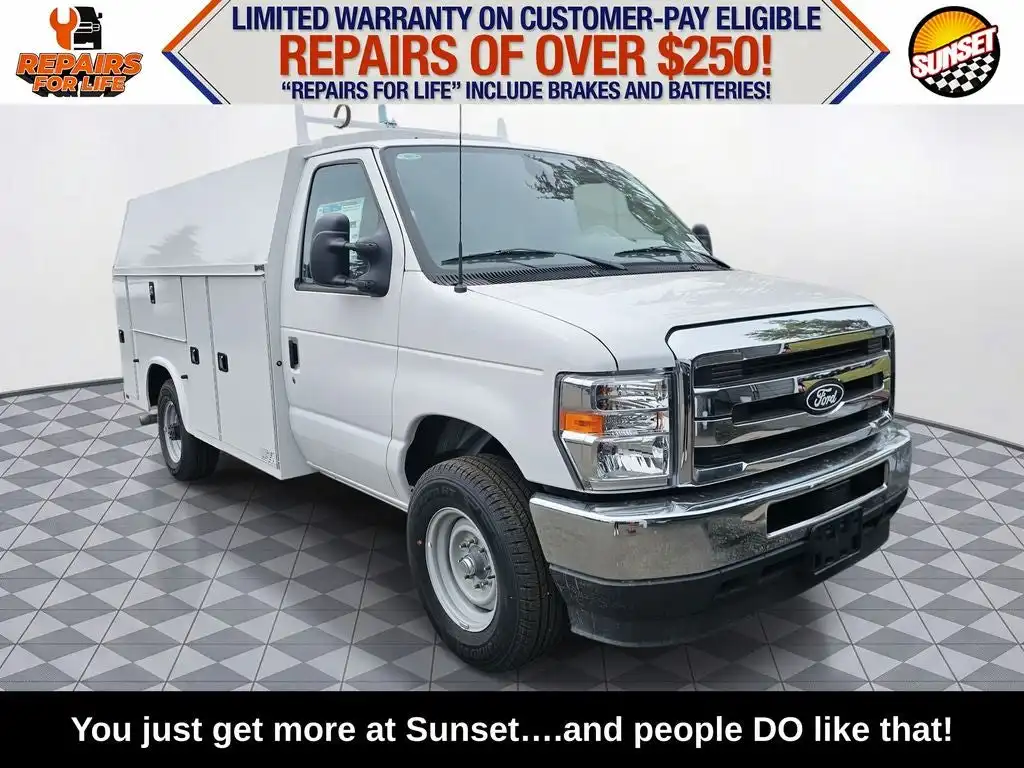 2026 Ford E-Series SRW E-350 Super Duty 138 in WB's photo