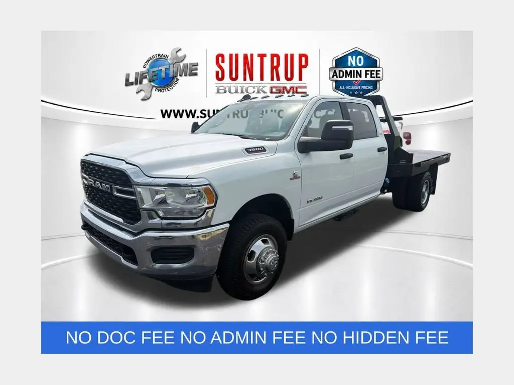2024 RAM 3500 SLT 4WD Crew Cab photo 1