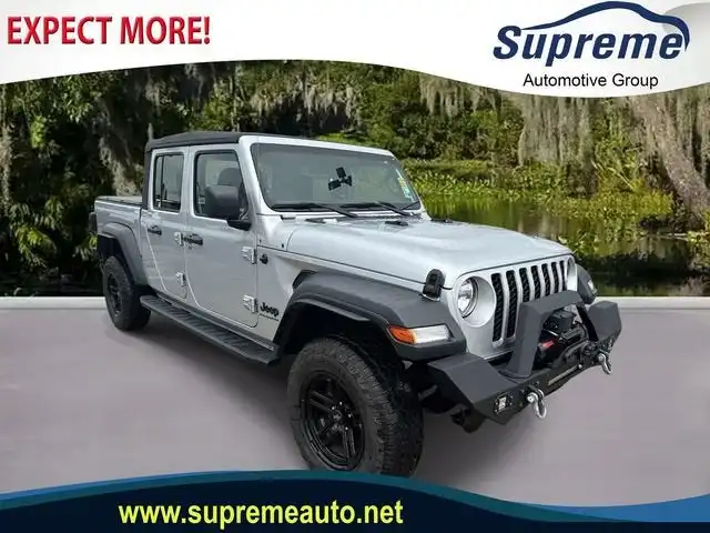2023 Jeep Gladiator Sport's photo