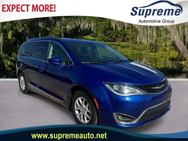 2020 Chrysler Pacifica Touring L's photo