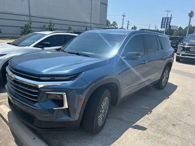 2025 Chevrolet Traverse FWD LT's photo