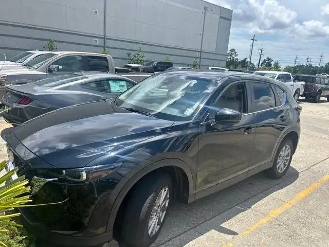 2022 Mazda CX-5 S Preferred package Auto AWD's photo