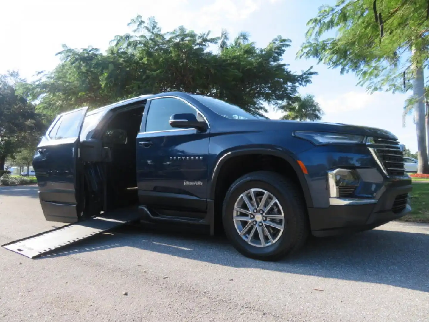 2023 Chevrolet Traverse FWD 1LT's photo
