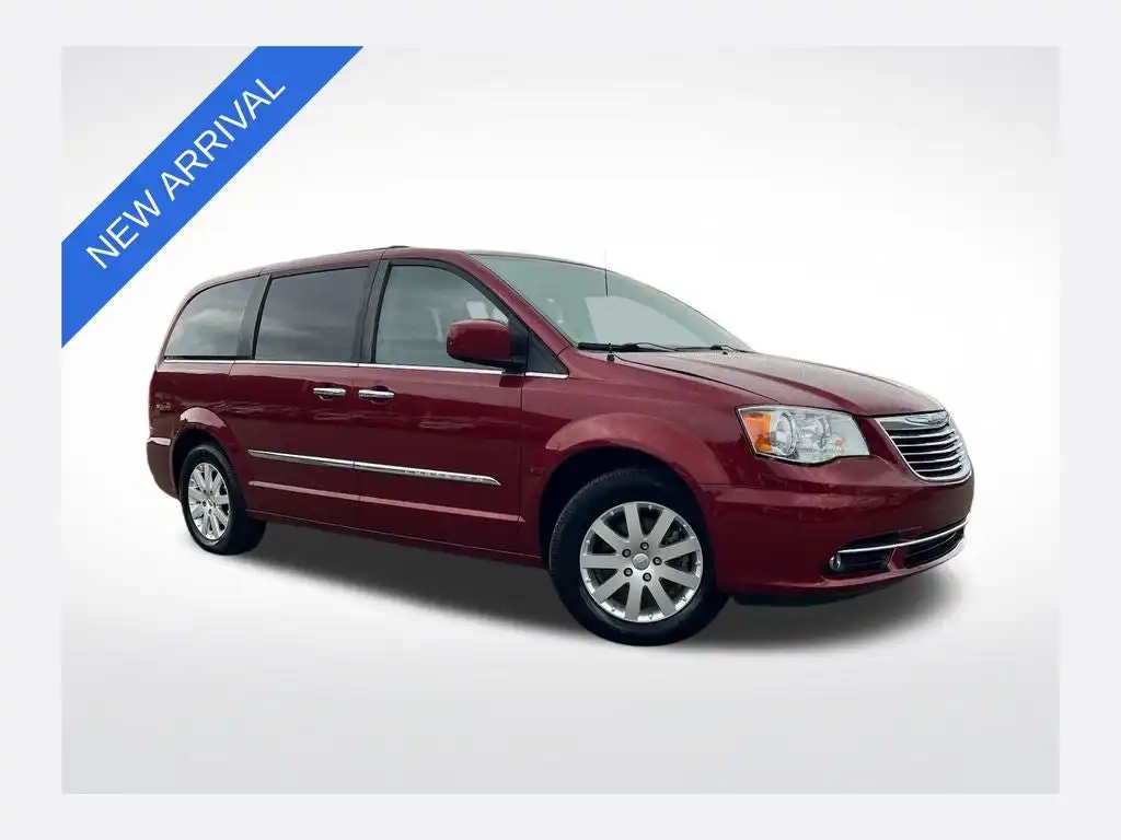 2016 Chrysler Town & Country Touring's photo