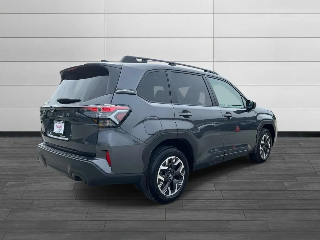 2026 Subaru Forester Premium photo 3