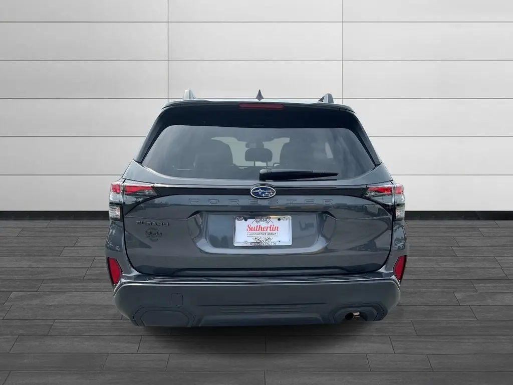 2026 Subaru Forester Premium photo 4