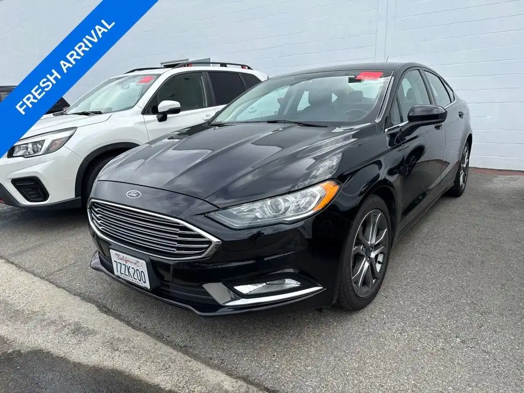 2017 Ford Fusion SE FWD's photo